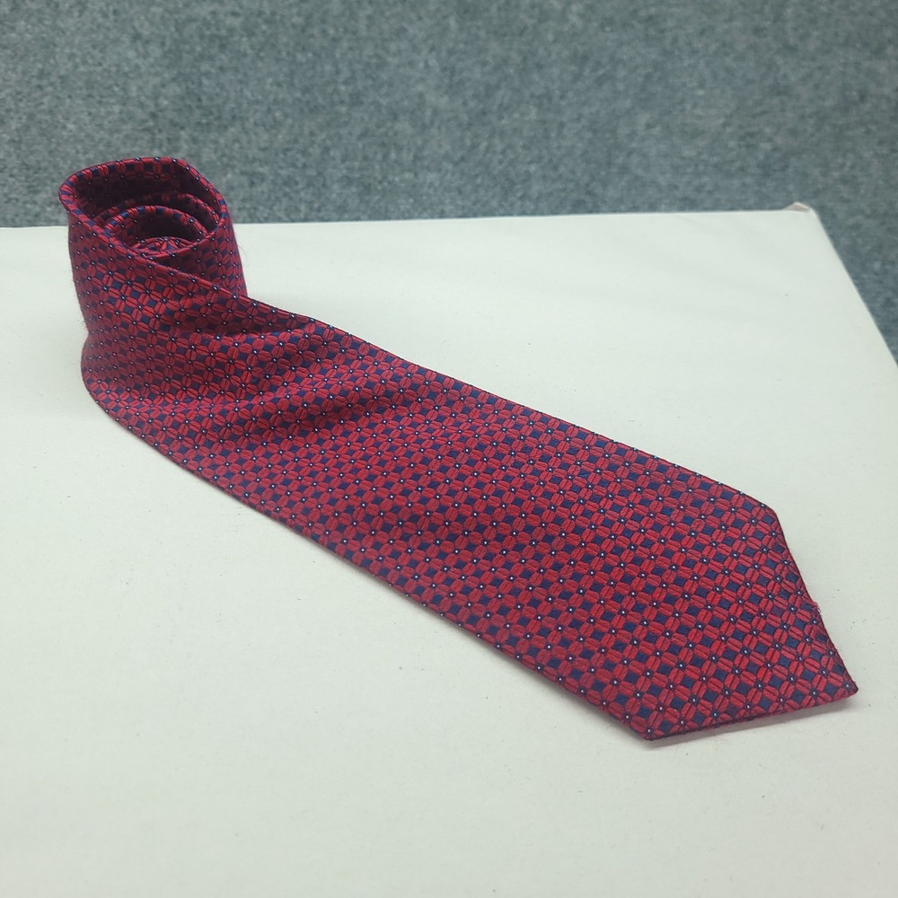 Chaps Mens Silk Necktie Red Navy Blue Geometric Pattern Vintage Y2K RN43170